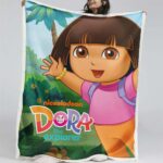 Dora die Erkunderin 01 Decke – Fleecedecke