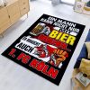Ein Mann kann nicht nur mit Bier überleben, er braucht auch den FC Köln Teppich