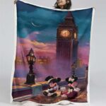 Mickey und Minnie unter dem Bigbang Tower – Liebesgeschichte 07 Decke – Fleecedecke