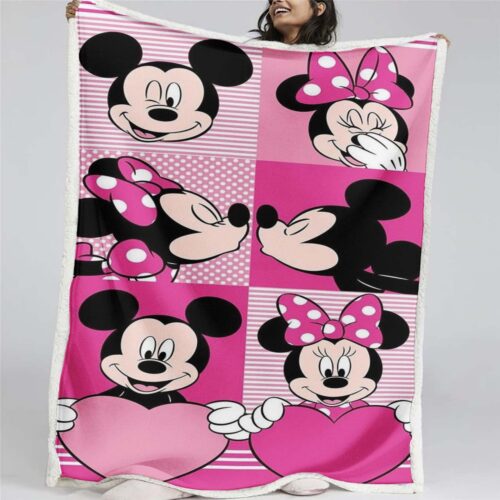 Minnie Maus und Mickey Maus küssen sich liebevoll Decke - Fleecedecke