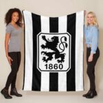 TSV 1860 München schwarz-weißer Hintergrund 01 Fleecedecke – Decke
